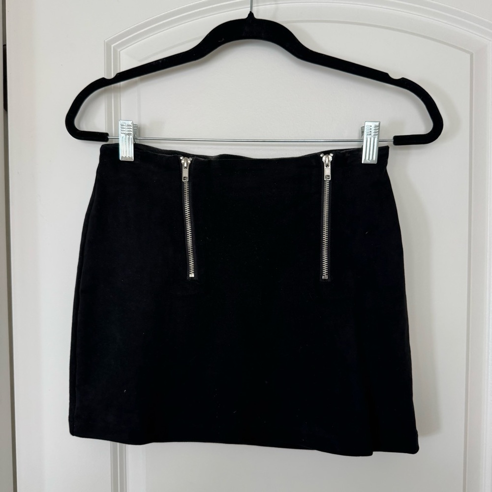 Black Zippered Women's Skirt